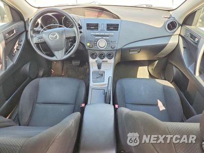 Zdjęcie 8 z 12 samochodu: 2011 MAZDA 3 I VIN:JM1BL1UF1B1448703 - miniatura