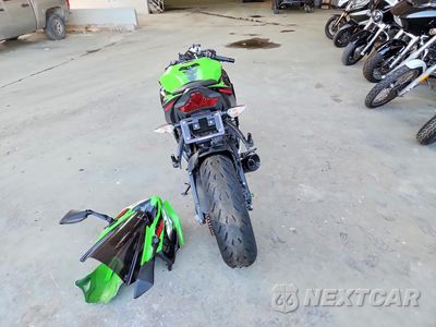 Czwarte zdjęcie samochodu z boku: 2021 KAWASAKI ZX636 K VIN:JKBZXJG12MA016682 - miniatura