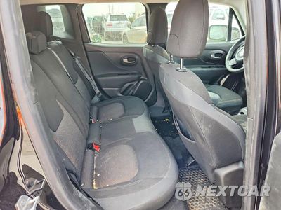 Zdjęcie 10 z 12 samochodu: 2023 JEEP RENEGADE LATITUDE VIN:ZACNJDB19PPP36047 - miniatura