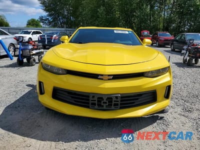 Piąte zdjęcie samochodu w środku: 2017 CHEVROLET CAMARO LT VIN:1G1FB1RX5H0121010 - miniatura