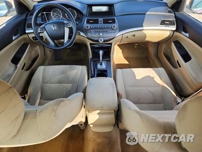Zdjęcie 8 z 13 samochodu: 2012 HONDA ACCORD LX VIN:1HGCP2F38CA242959 - miniatura