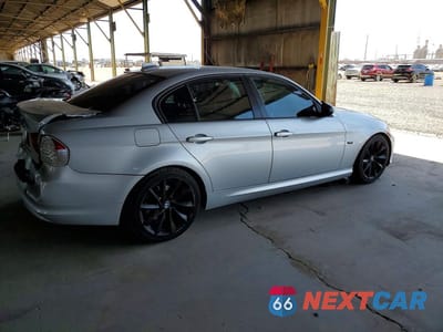 Trzecie zdjęcie samochodu z tyłu: 2009 BMW 328 I VIN:WBAPH77569NL81822 - miniatura