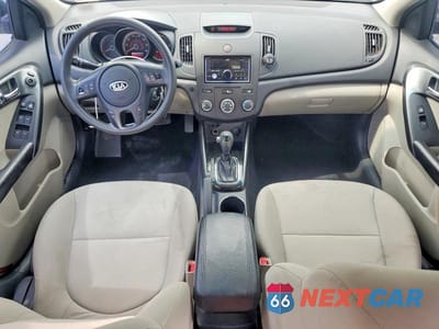 Zdjęcie 8 z 12 samochodu: 2013 KIA FORTE EX VIN:KNAFU4A26D5652312 - miniatura