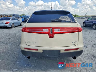 Zdjęcie 6 z 12 samochodu: 2014 LINCOLN MKT VIN:2LMHJ5ATXEBL53518 - miniatura
