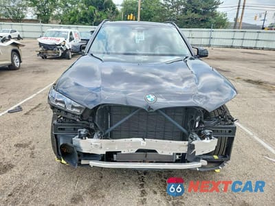 Piąte zdjęcie samochodu w środku: 2025 BMW X5 M60I VIN:5UX33EU04S9Y17755 - miniatura