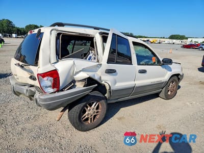 Trzecie zdjęcie samochodu z tyłu: 2002 JEEP GRAND CHEROKEE LAREDO VIN:1J4GX48S92C172305 - miniatura