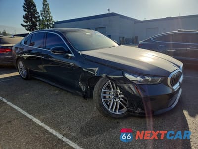 Czwarte zdjęcie samochodu z boku: 2024 BMW 530 XI VIN:WBA53FJ08RCS35186 - miniatura