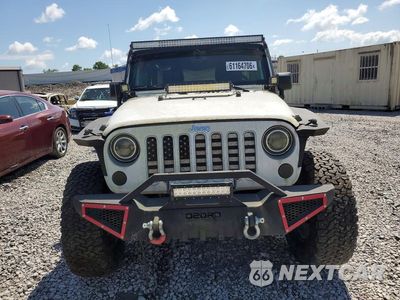 Piąte zdjęcie samochodu w środku: 2016 JEEP WRANGLER UNLIMITED SAHARA VIN:1C4BJWEG0GL103765 - miniatura