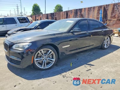2013 BMW 750 I WBAYA8C59DC996616 - główne zdjęcie licytacji z USA - miniatura
