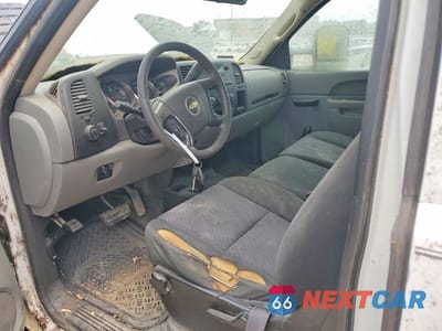 Zdjęcie 8 z 12 samochodu: 2012 CHEVROLET SILVERADO K2500 HEAVY DUTY VIN:1GC2KVCG8CZ343454 - miniatura