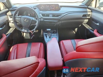Zdjęcie 8 z 13 samochodu: 2019 LEXUS UX 200 VIN:JTHY3JBH7K2010131 - miniatura