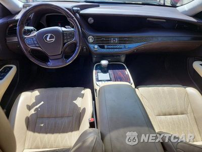 Zdjęcie 8 z 13 samochodu: 2018 LEXUS LS 500 VIN:JTHB5LFF1J5004388 - miniatura