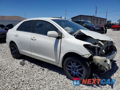 Czwarte zdjęcie samochodu z boku: 2007 TOYOTA YARIS BASE VIN:JTDBT923371060855 - miniatura
