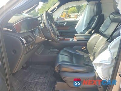 Zdjęcie 7 z 13 samochodu: 2022 LINCOLN NAVIGATOR L VIN:5LMJJ3NT5NEL08287 - miniatura