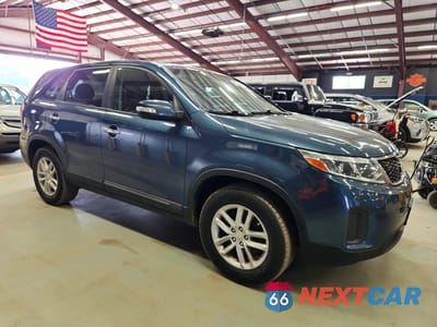 Czwarte zdjęcie samochodu z boku: 2014 KIA SORENTO LX VIN:5XYKT3A60EG528787 - miniatura