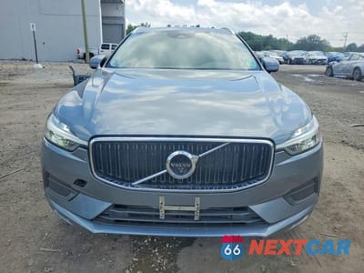 Piąte zdjęcie samochodu w środku: 2021 VOLVO XC60 T5 MOMENTUM VIN:YV4102RKXM1797990 - miniatura
