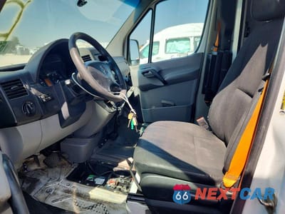 Zdjęcie 7 z 13 samochodu: 2014 MERCEDES-BENZ SPRINTER 2500 DELIVERY VAN VIN:WD3PE8DE9E5898655 - miniatura