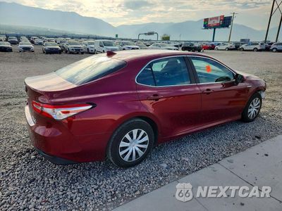 Trzecie zdjęcie samochodu z tyłu: 2020 TOYOTA CAMRY LE VIN:4T1C31AK6LU531156 - miniatura