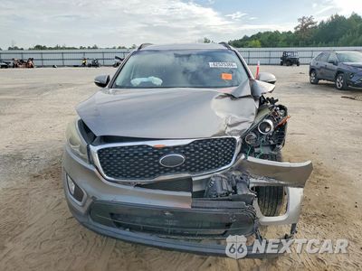 Piąte zdjęcie samochodu w środku: 2016 KIA SORENTO EX VIN:5XYPH4A57GG183670 - miniatura