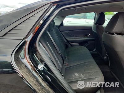 Zdjęcie 10 z 12 samochodu: 2023 HYUNDAI ELANTRA SEL VIN:5NPLM4AG2PH105642 - miniatura