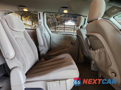Zdjęcie 11 z 13 samochodu: 2005 CHRYSLER TOWN & COUNTRY TOURING VIN:2C4GP54L15R524654 - miniatura