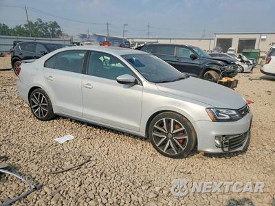 Czwarte zdjęcie samochodu z boku: 2013 VOLKSWAGEN JETTA GLI VIN:3VW467AJ3DM225920 - miniatura