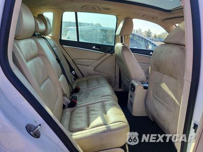 Zdjęcie 10 z 12 samochodu: 2012 VOLKSWAGEN TIGUAN S VIN:WVGAV7AX1CW528797 - miniatura