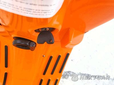 Zdjęcie 8 z 9 samochodu: 2011 VESPA LX 150IE VIN:ZAPM688F0B5400068 - miniatura