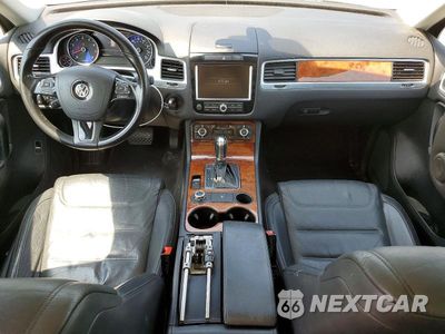 Zdjęcie 8 z 13 samochodu: 2012 VOLKSWAGEN TOUAREG V6 VIN:WVGEF9BP1CD011777 - miniatura