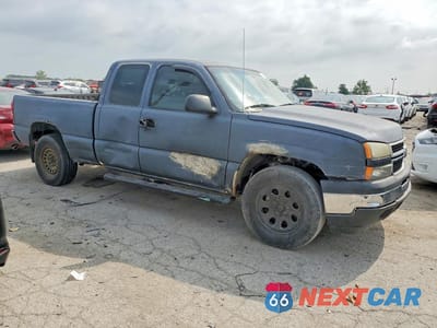 Czwarte zdjęcie samochodu z boku: 2006 CHEVROLET SILVERADO K1500 VIN:1GCEK19Z96Z107091 - miniatura
