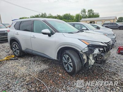 Czwarte zdjęcie samochodu z boku: 2022 NISSAN ROGUE SV VIN:5N1BT3BB9NC690235 - miniatura