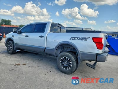 Drugie zdjęcie samochodu z przodu: 2019 NISSAN TITAN XD PRO-4X VIN:1N6BA1F41KN510589 - miniatura