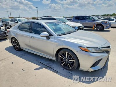 Czwarte zdjęcie samochodu z boku: 2018 TOYOTA CAMRY XSE VIN:4T1B61HK7JU130107 - miniatura