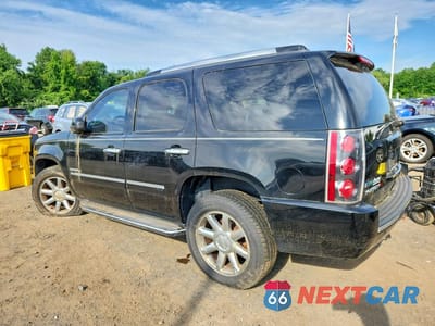 Drugie zdjęcie samochodu z przodu: 2012 GMC YUKON DENALI VIN:1GKS2EEF7CR297236 - miniatura