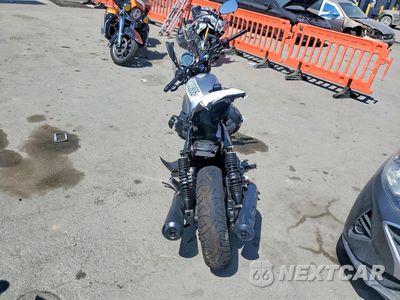 Czwarte zdjęcie samochodu z boku: 2021 MOTO GUZZI V7 STONE VIN:ZGUKZUA06MM000438 - miniatura