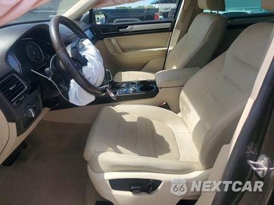 Zdjęcie 7 z 14 samochodu: 2016 VOLKSWAGEN TOUAREG SPORT VIN:WVGEF9BP6GD012901 - miniatura