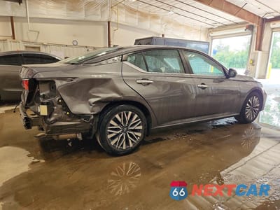 Trzecie zdjęcie samochodu z tyłu: 2025 NISSAN ALTIMA SV VIN:1N4BL4DV3SN319983 - miniatura