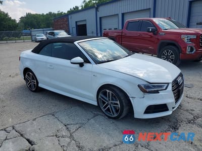 Czwarte zdjęcie samochodu z boku: 2019 AUDI A3 PREMIUM PLUS VIN:WAUYELFF0K1030157 - miniatura