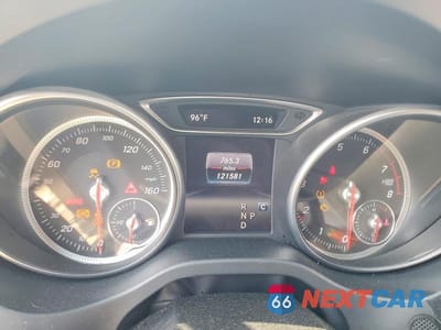Zdjęcie 9 z 12 samochodu: 2018 MERCEDES-BENZ CLA 250 VIN:WDDSJ4EB4JN682785 - miniatura
