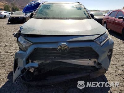 Piąte zdjęcie samochodu w środku: 2019 TOYOTA RAV4 XLE VIN:JTMW1RFV4KD511396 - miniatura