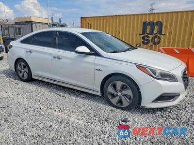 Czwarte zdjęcie samochodu z boku: 2017 HYUNDAI SONATA HYBRID LIMITED VIN:KMHE34L39HA067837 - miniatura