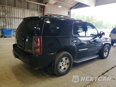 Trzecie zdjęcie samochodu z tyłu: 2011 GMC YUKON DENALI VIN:1GKS2EEF5BR205765 - miniatura