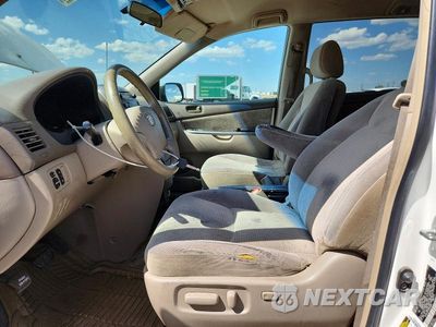 Zdjęcie 7 z 13 samochodu: 2006 TOYOTA SIENNA LE 8 PASSENGER VIN:5TDZA23C16S560962 - miniatura