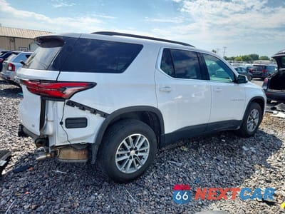 Trzecie zdjęcie samochodu z tyłu: 2023 CHEVROLET TRAVERSE LT VIN:1GNERGKW9PJ293379 - miniatura