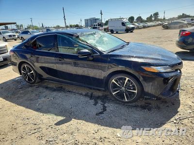 Czwarte zdjęcie samochodu z boku: 2019 TOYOTA CAMRY XSE VIN:4T1B61HK4KU755050 - miniatura