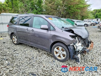 Czwarte zdjęcie samochodu z boku: 2012 TOYOTA SIENNA LE VIN:5TDKK3DC8CS193072 - miniatura