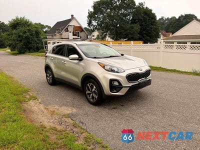 Czwarte zdjęcie samochodu z boku: 2020 KIA SPORTAGE LX VIN:KNDPMCAC9L7705663 - miniatura