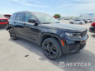 Czwarte zdjęcie samochodu z boku: 2023 JEEP CHERROKEE VIN:1C4RJHAG4PC549353 - miniatura