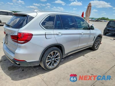 Trzecie zdjęcie samochodu z tyłu: 2017 BMW X5 SDRIVE35I VIN:5UXKR2C30H0U23431 - miniatura