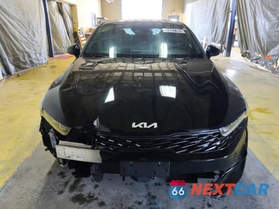 Piąte zdjęcie samochodu w środku: 2023 KIA K5 GT LINE VIN:5XXG64J22PG225159 - miniatura
